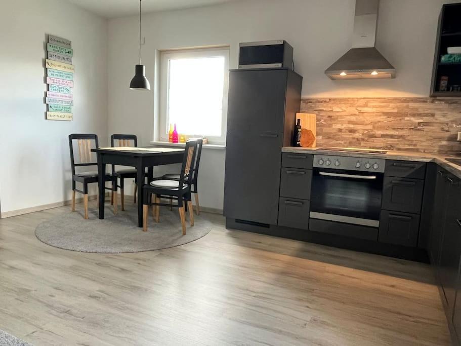 Appartement Buechensaal Mit Stellplatz Erlensee Eksteriør bilde
